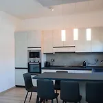 Elegante E Moderno A