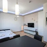 Elegante E Moderno A